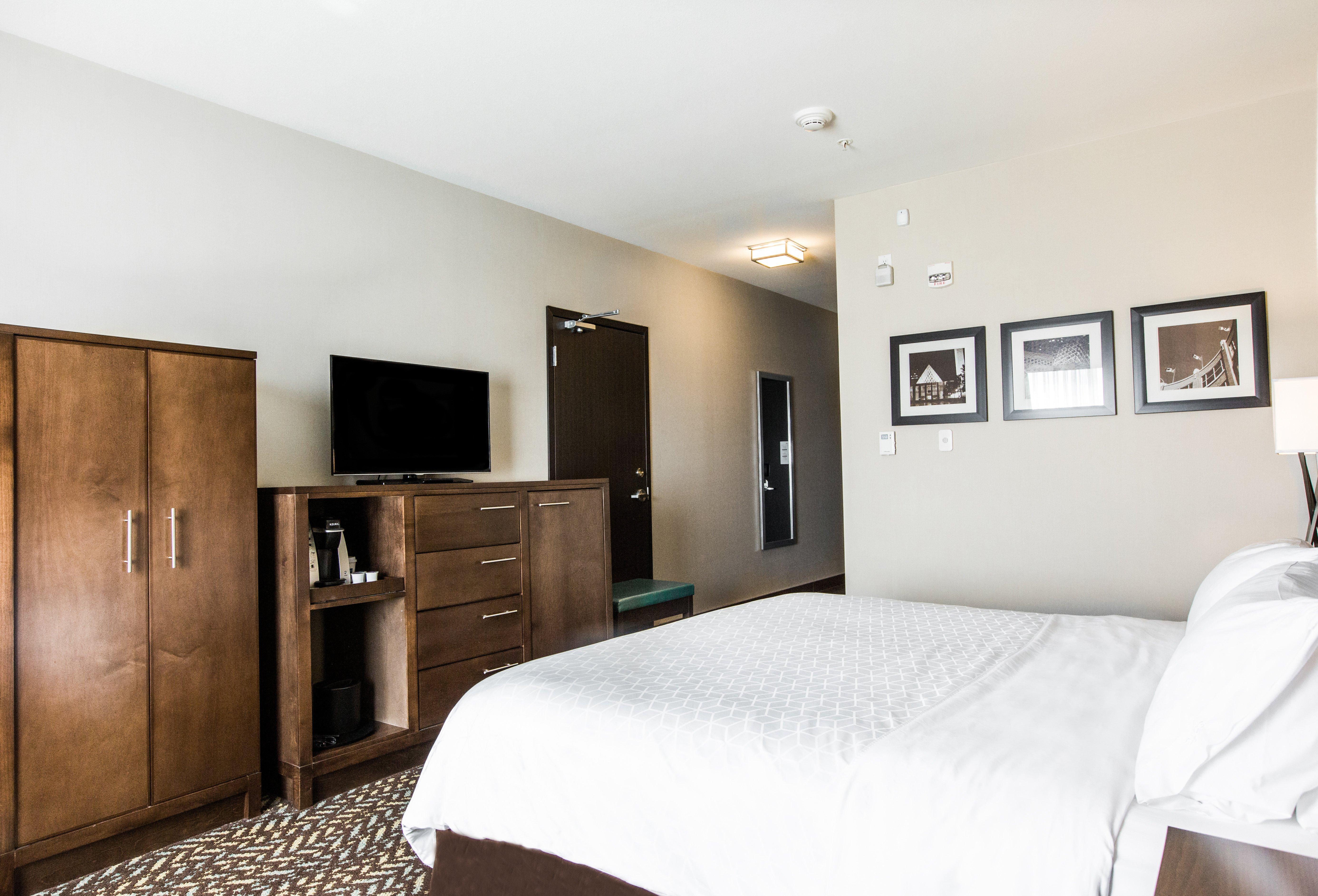 Holiday Inn Express & Suites Spruce Grove - Stony Plain By Ihg Exterior photo