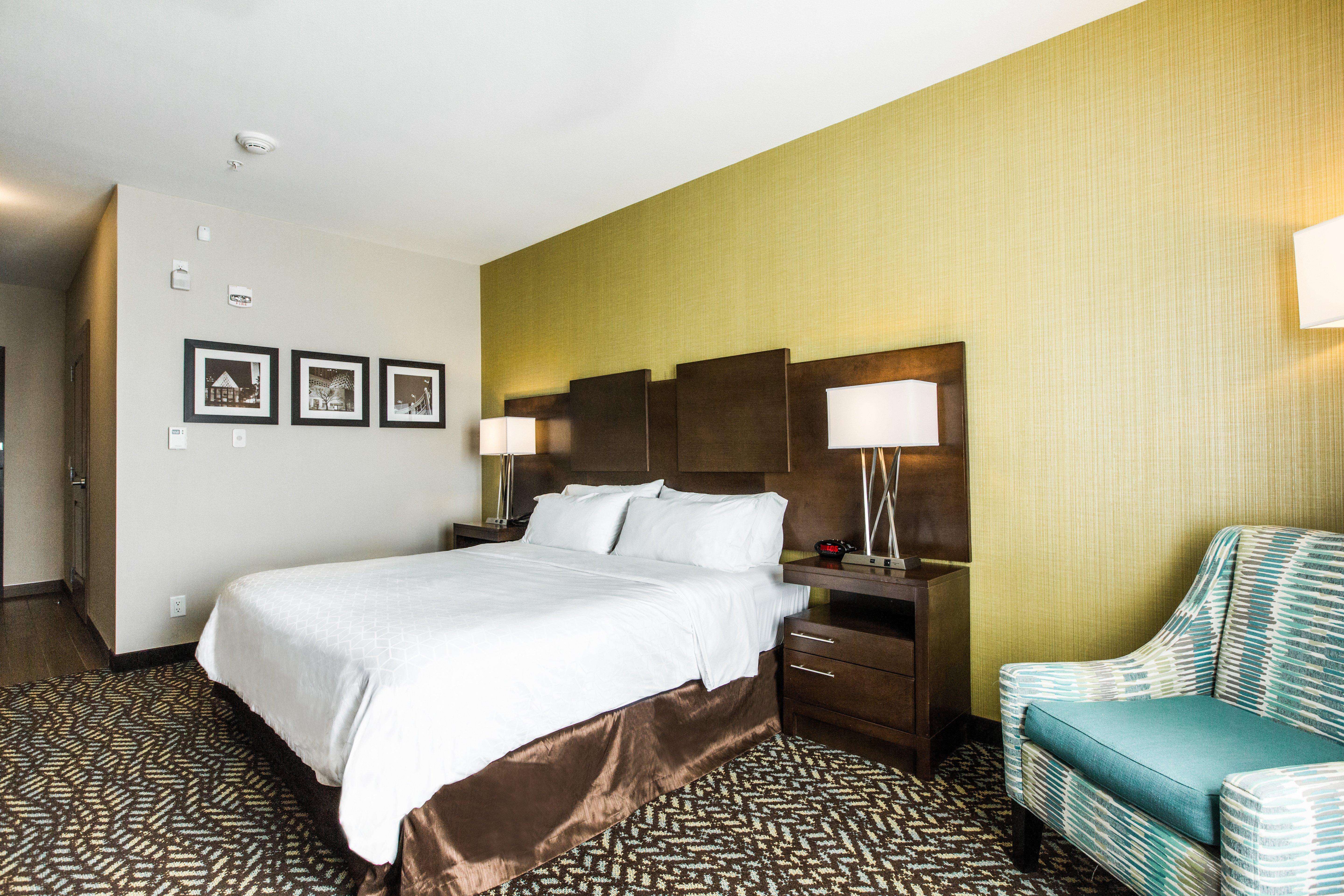 Holiday Inn Express & Suites Spruce Grove - Stony Plain By Ihg Exterior photo