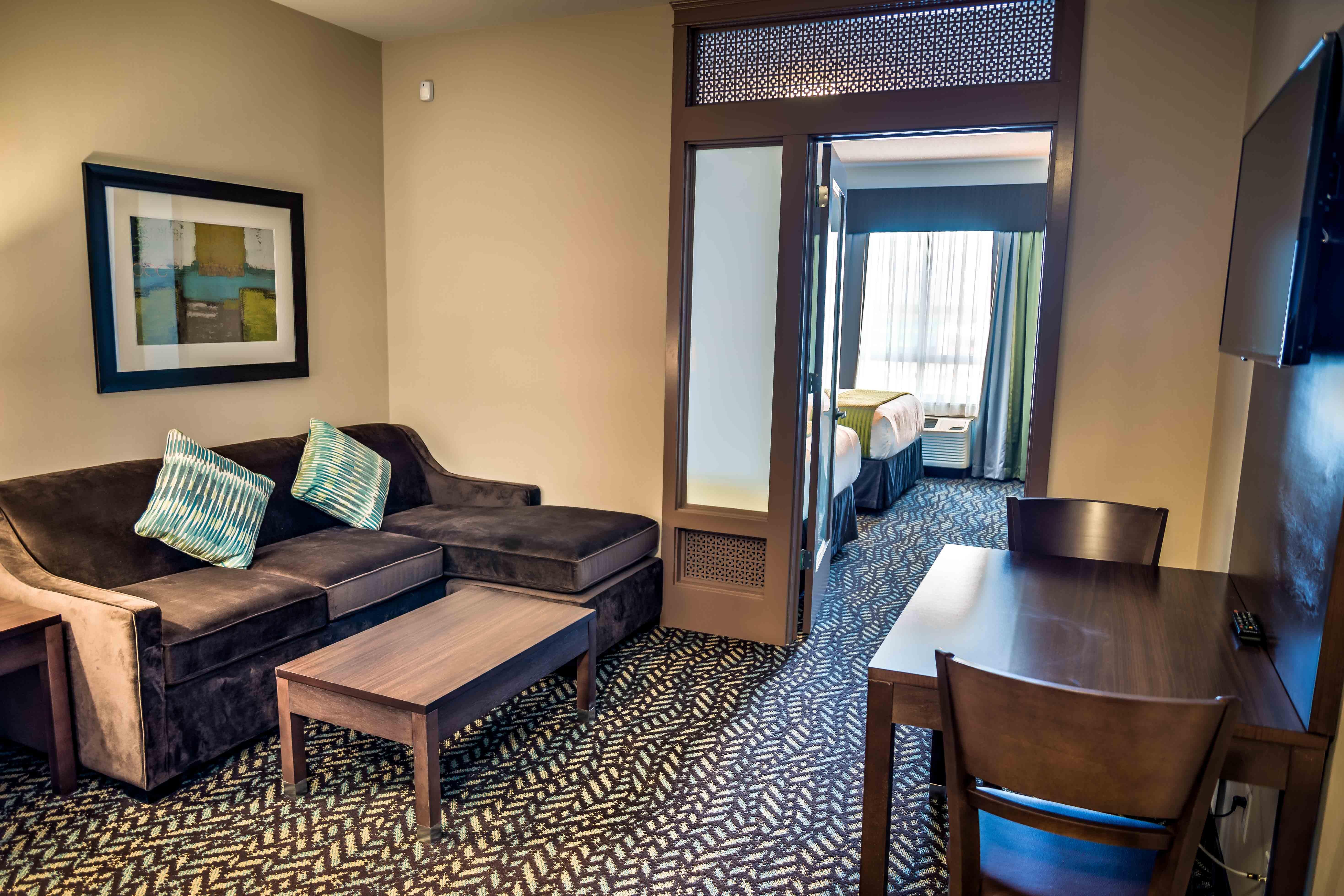 Holiday Inn Express & Suites Spruce Grove - Stony Plain By Ihg Exterior photo