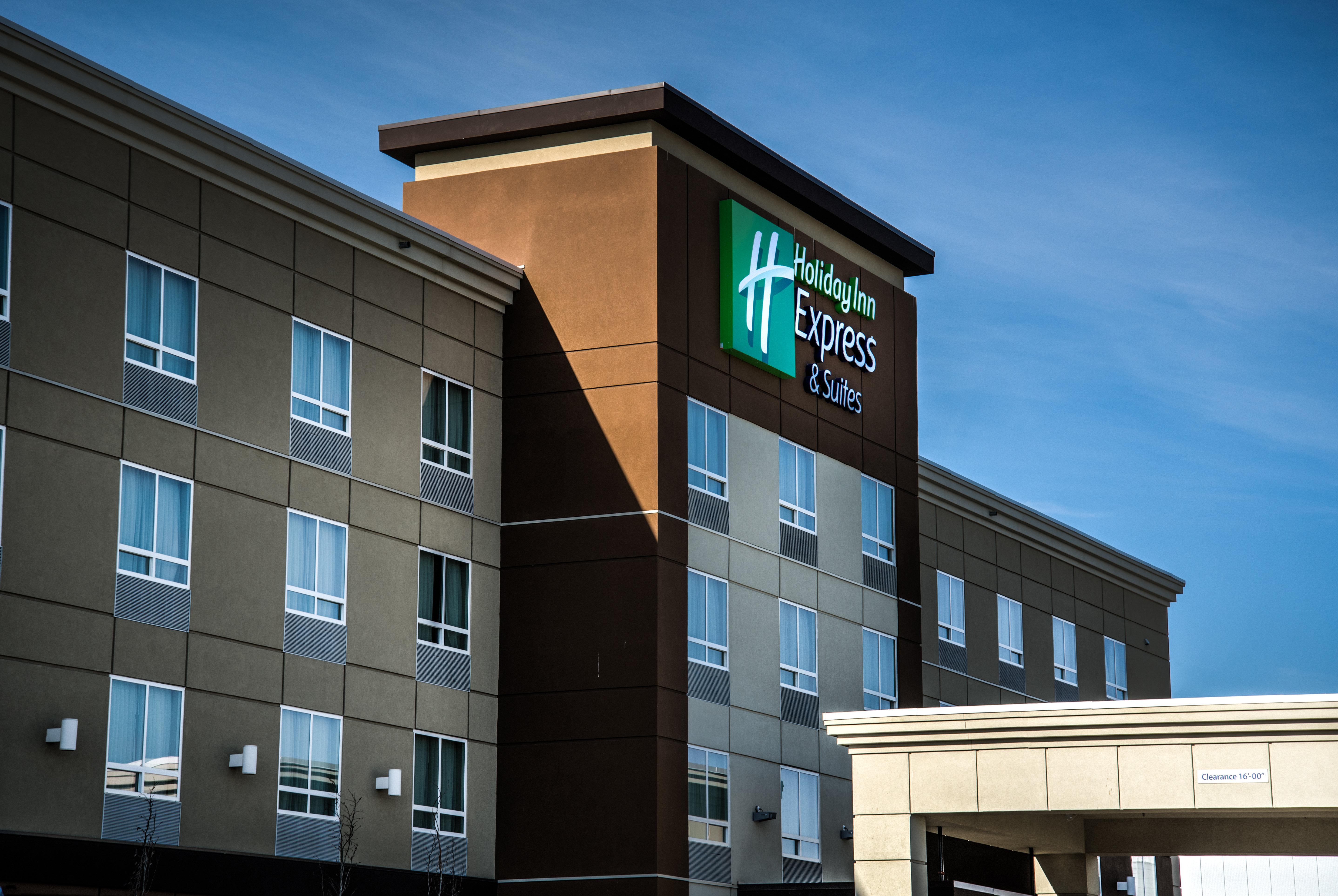 Holiday Inn Express & Suites Spruce Grove - Stony Plain By Ihg Exterior photo