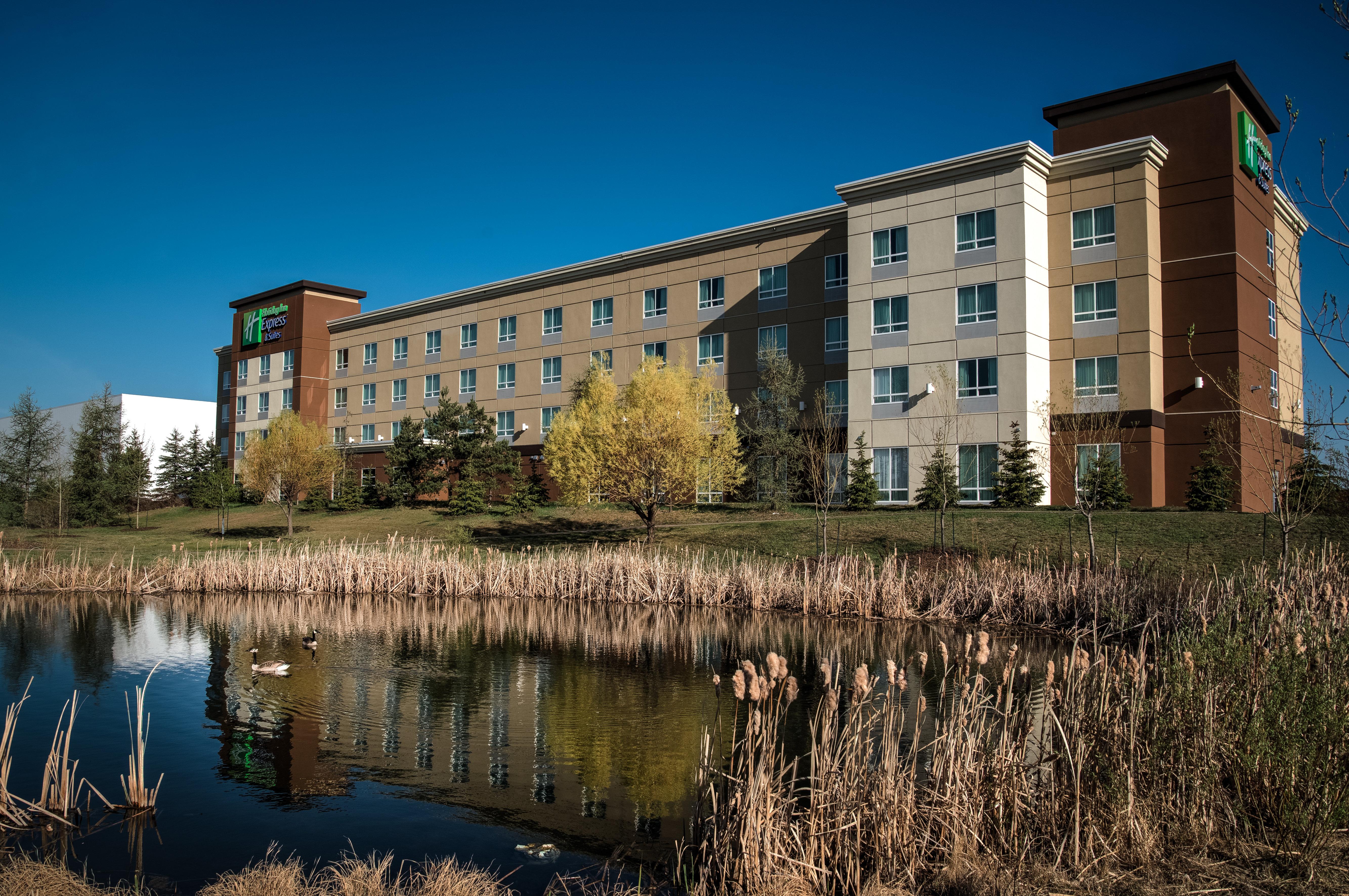 Holiday Inn Express & Suites Spruce Grove - Stony Plain By Ihg Exterior photo
