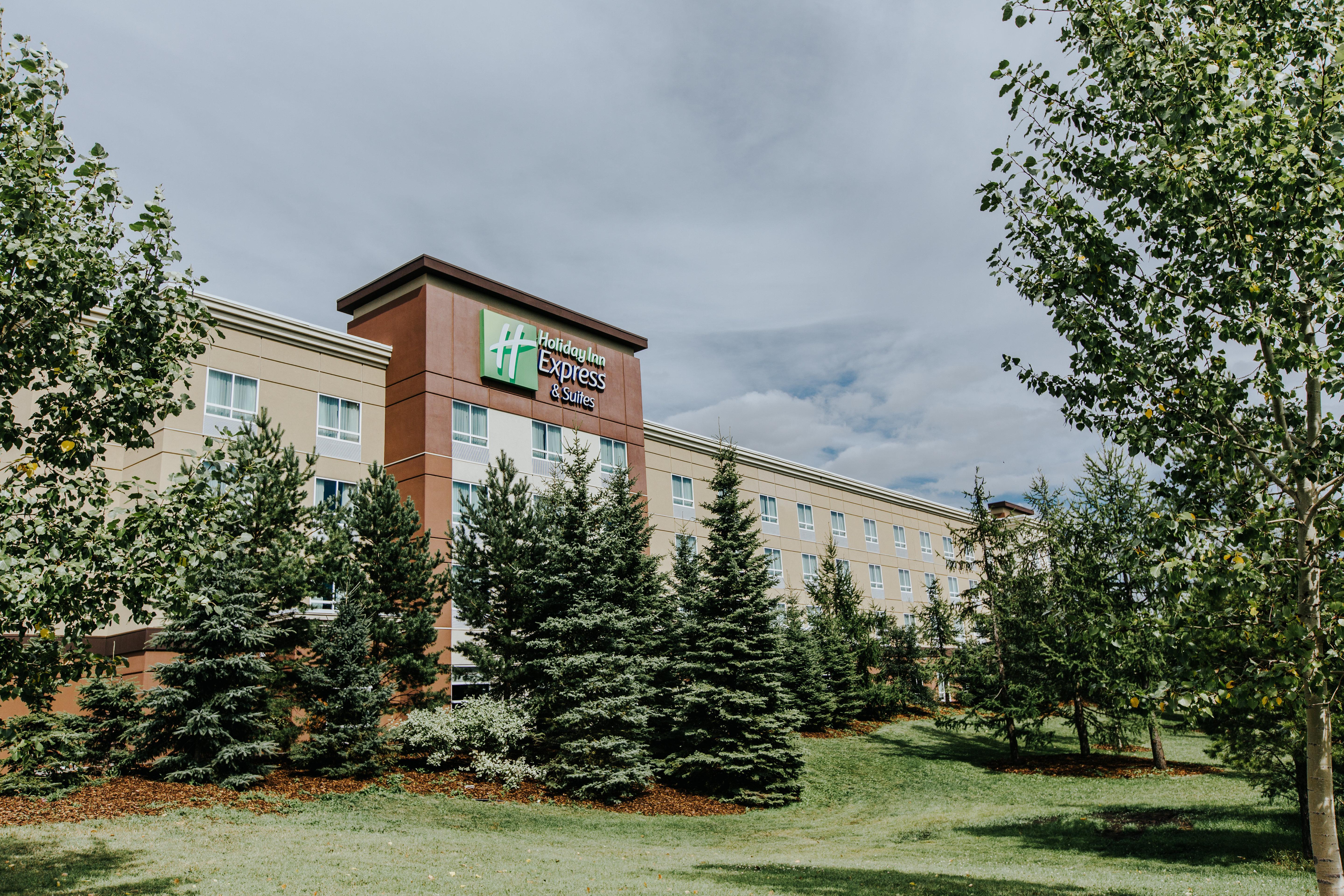 Holiday Inn Express & Suites Spruce Grove - Stony Plain By Ihg Exterior photo